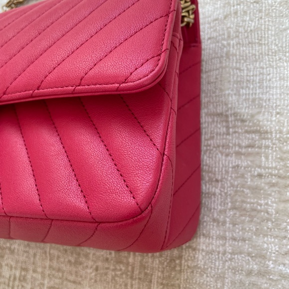 Chanel 2.55 reissue in pink sheepskin - Picture 6 of 11